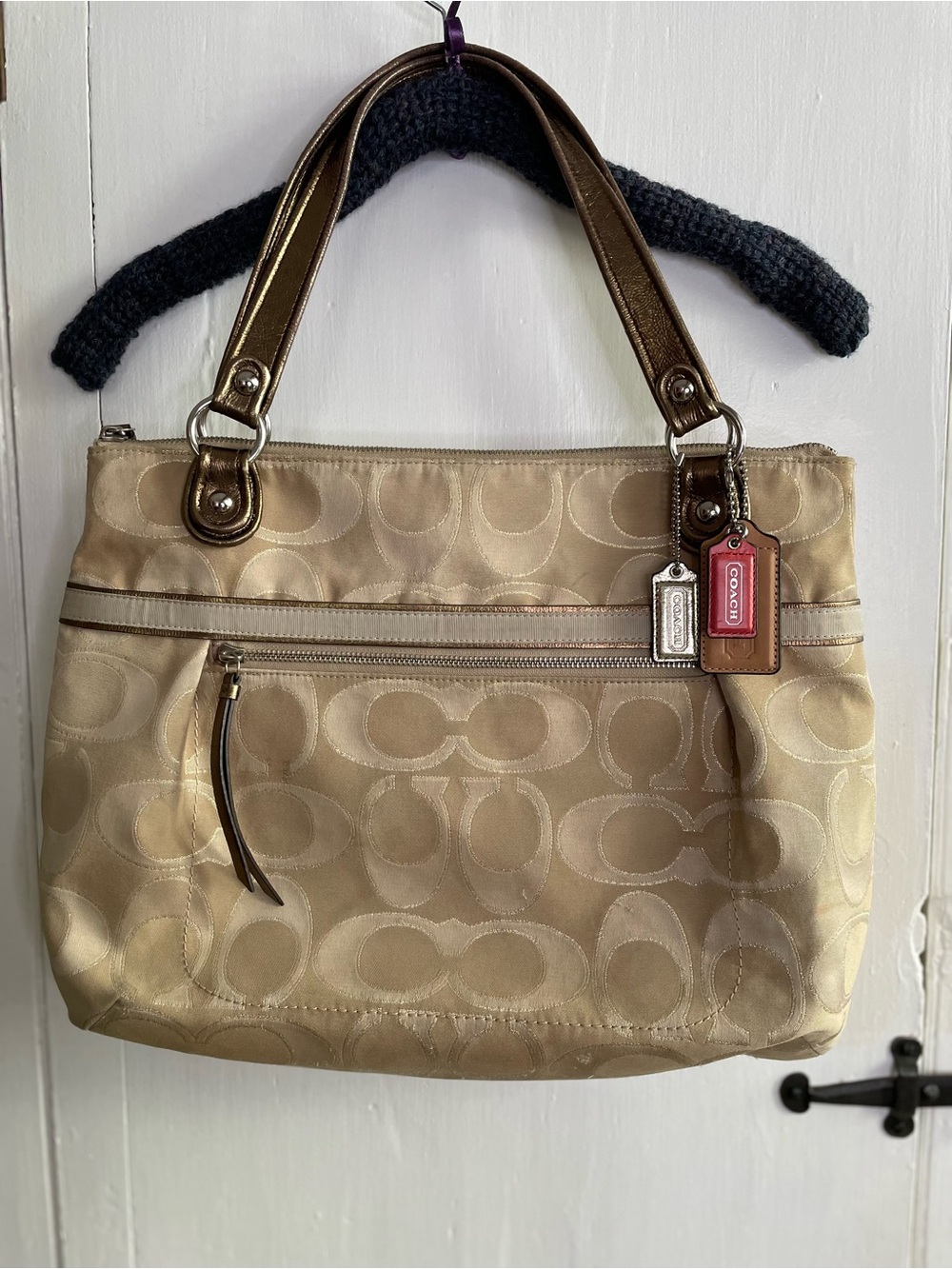 Coach Poppy Signature Metallic Sateen Glam Tote Champage & Gold Handles 3 Charms